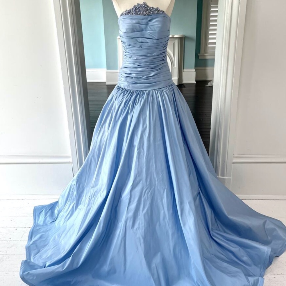 Sherri Hill Couture Size 4 - NWT
